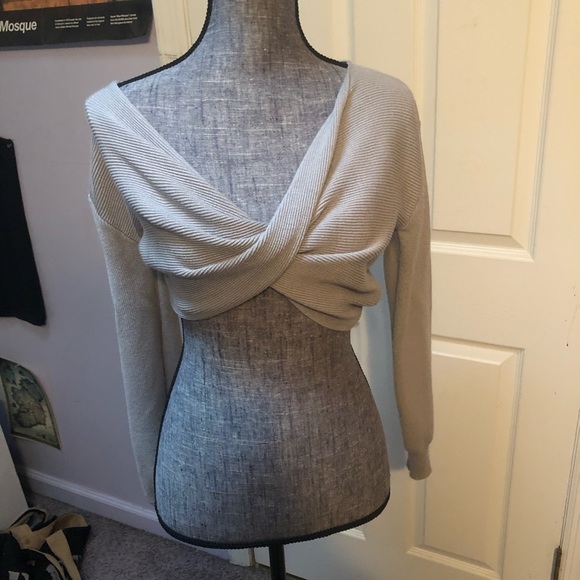 twist tie top - Picture 1 of 3